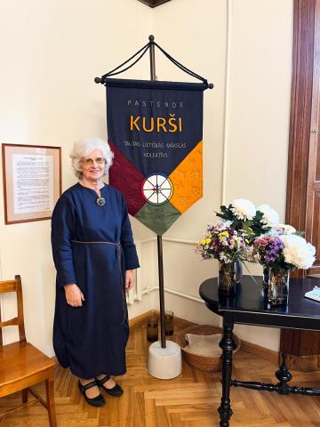 Kurši - kolektīva vadītāja Biruta Austrupa 15 gadu jubilejas pasākumā